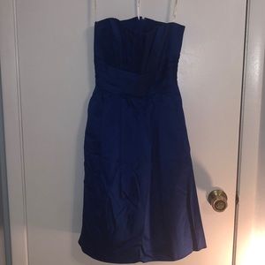 Just needs a light steam. Worn 1 time.